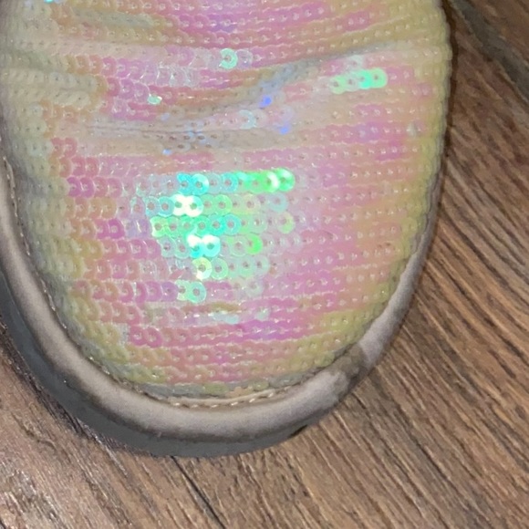 Uggs - Picture 4 of 6